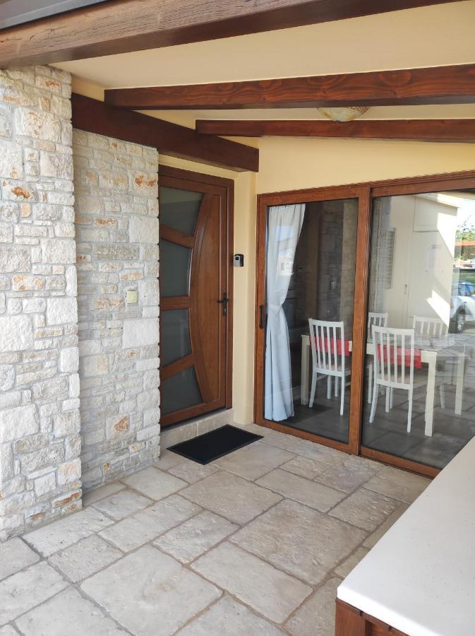 Luxury Apartment Alba With Pool Kanfanar Exterior photo