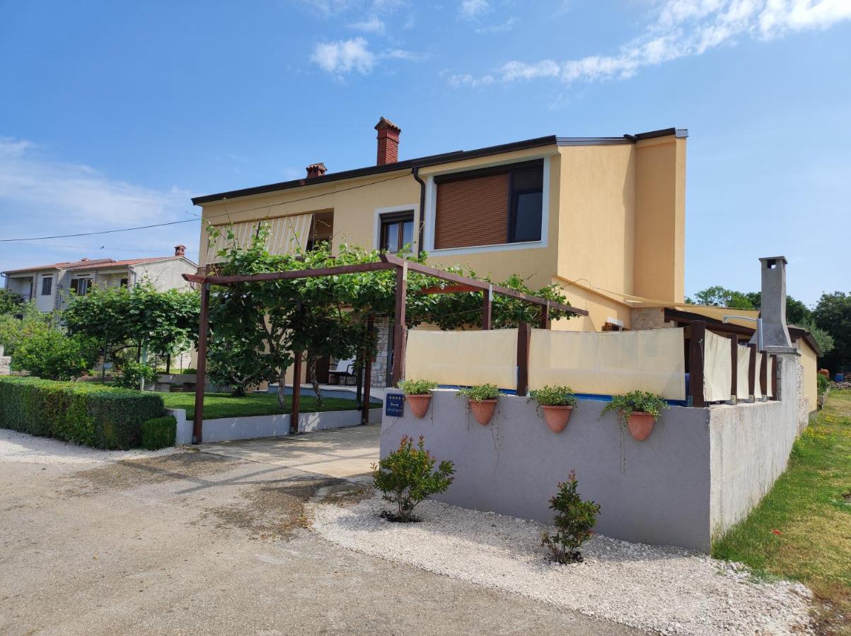 Luxury Apartment Alba With Pool Kanfanar Exterior photo